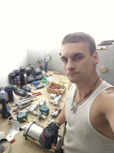 Все сам, все сам. Все сам, все сам.